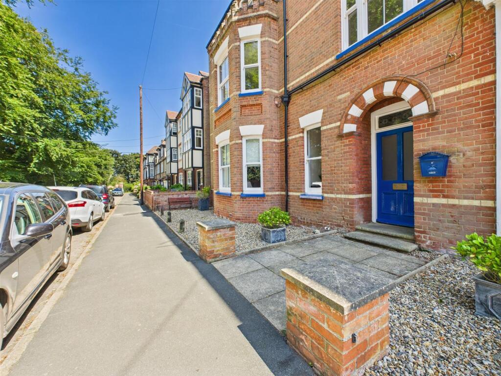 CAM04116G0-PR0234-STILL019 - Copy.jpg