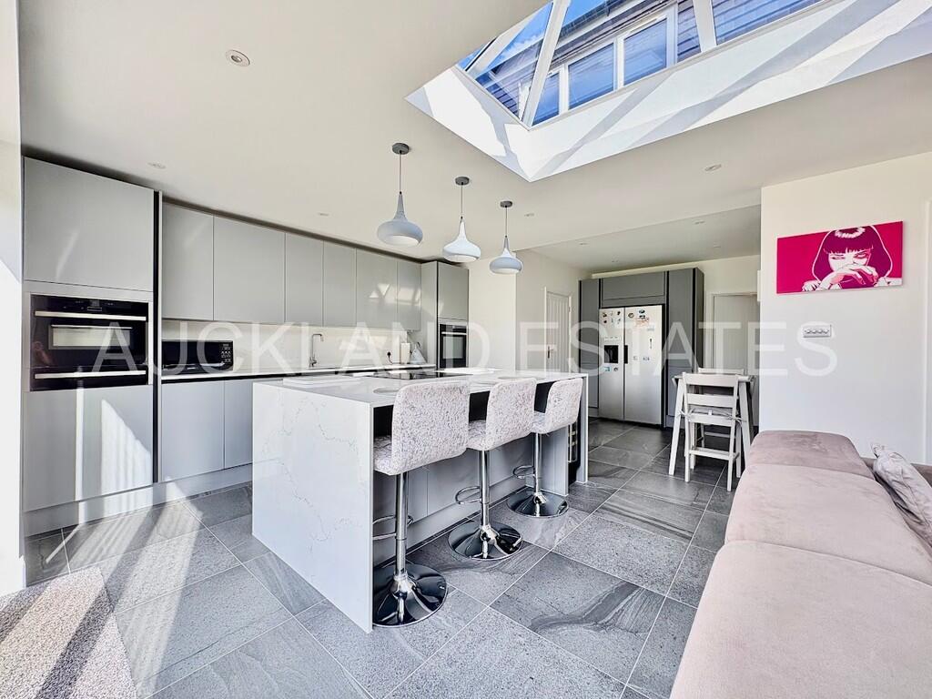 image00018-175809...