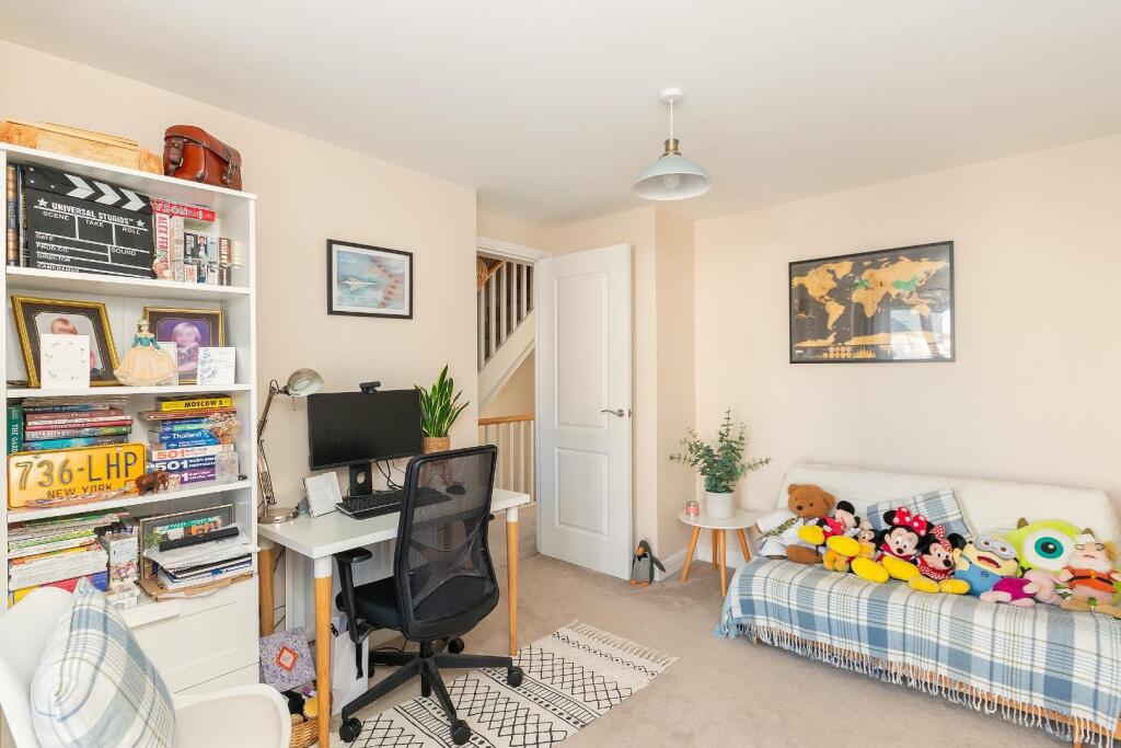 2A4RPY - Bedroom B.jpg