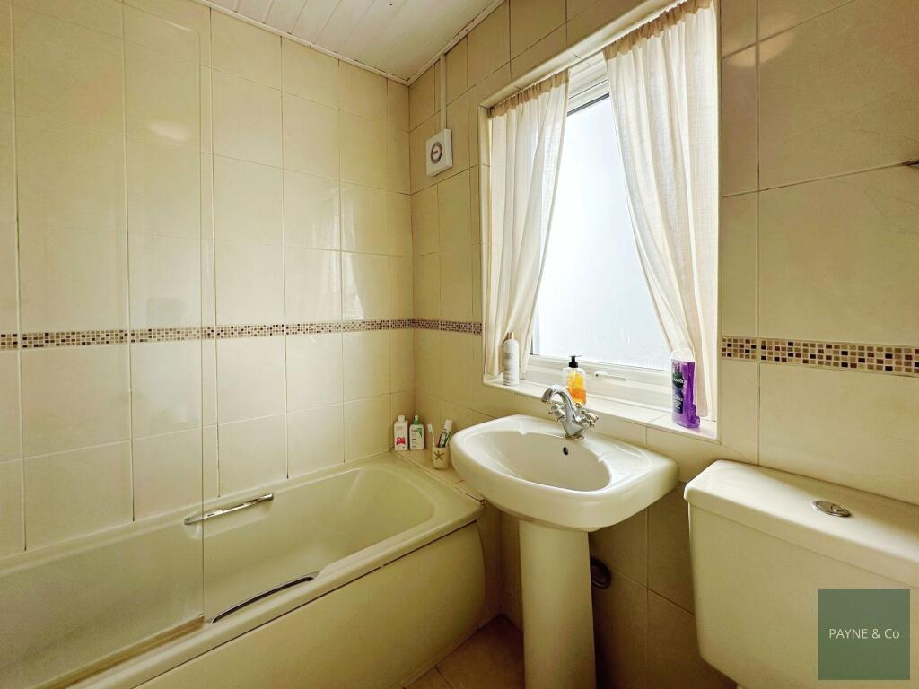 First Floor Bathroom/WC