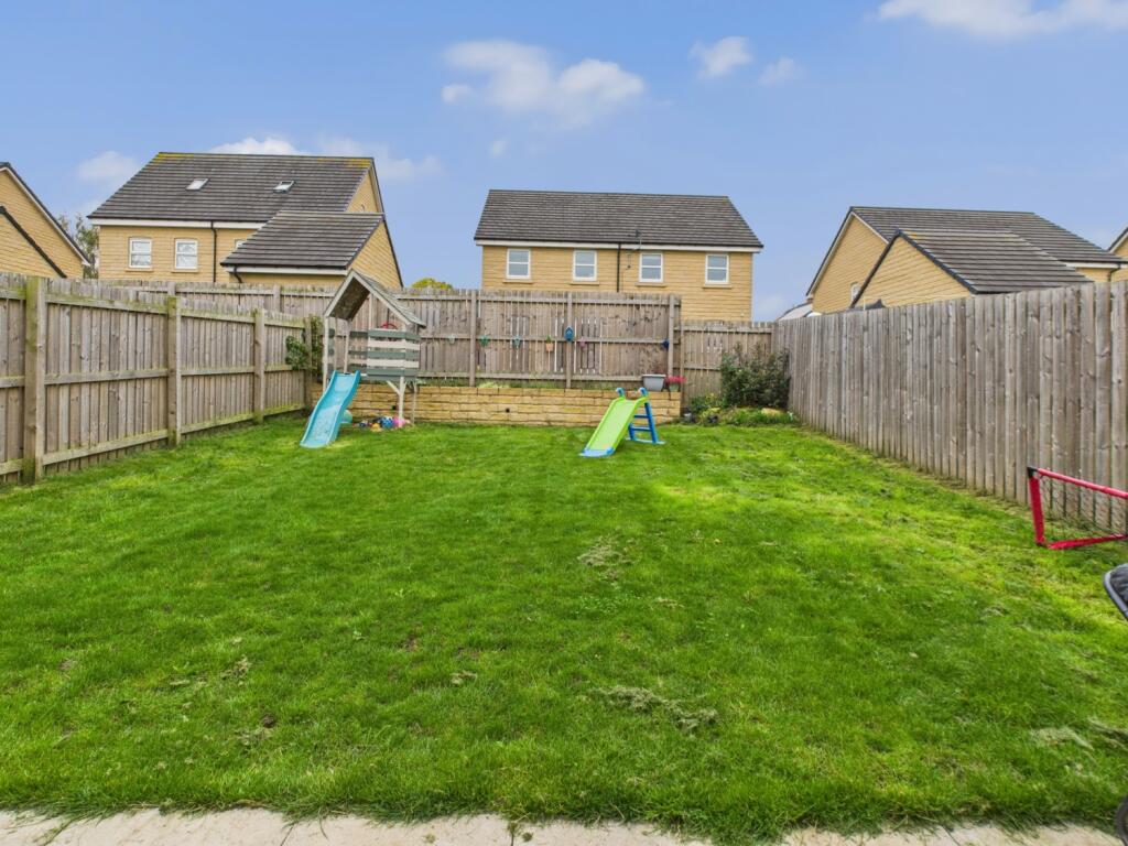 CAM04233G0-PR0034-STILL022