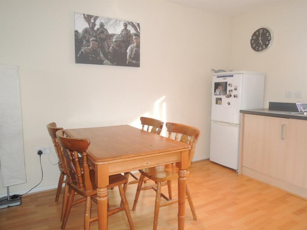 12 Vitoria Mews Dining Area.JPG