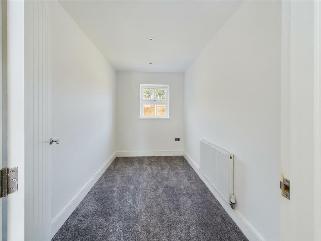 BEDROOM 3/ DINING ROOM