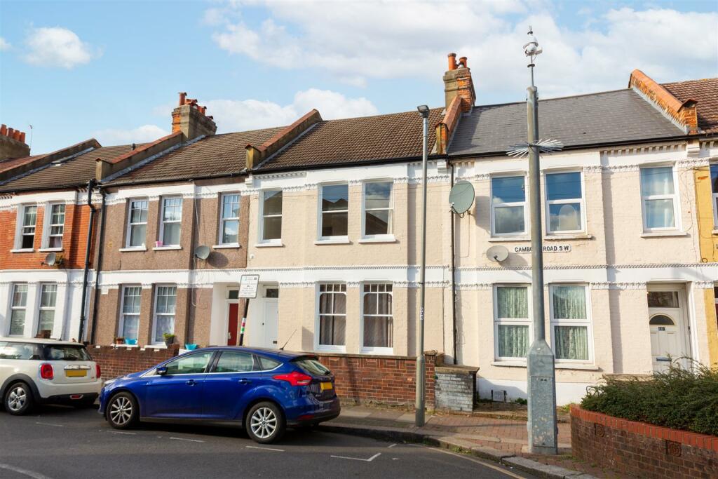 18 Gambole road SW17 0QJ-2.jpg