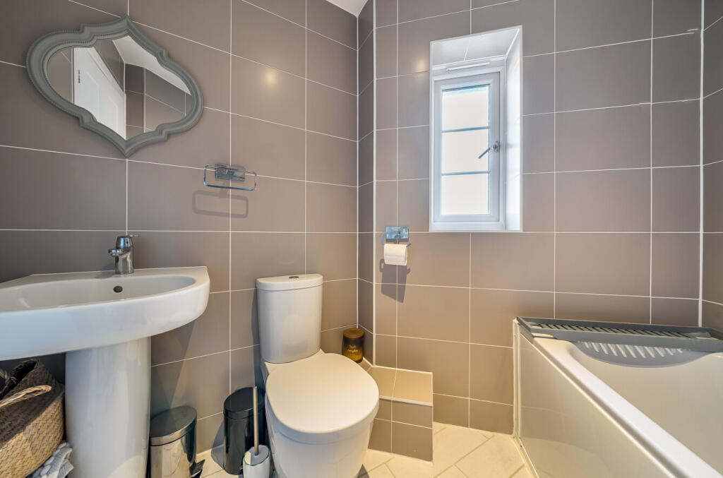 1376875-10-692073...