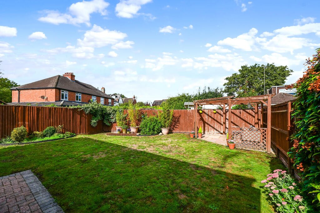 50 Frogmore Rd (4...