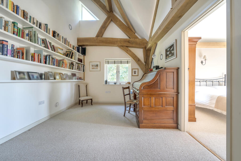 Interconnecting Bedroom 4 / Office