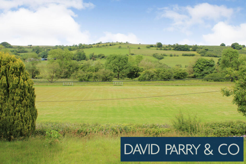 DETACHED COUNTRY PROPERTY