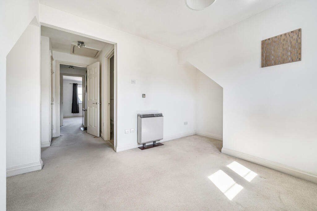 1347787-4-68b584d...