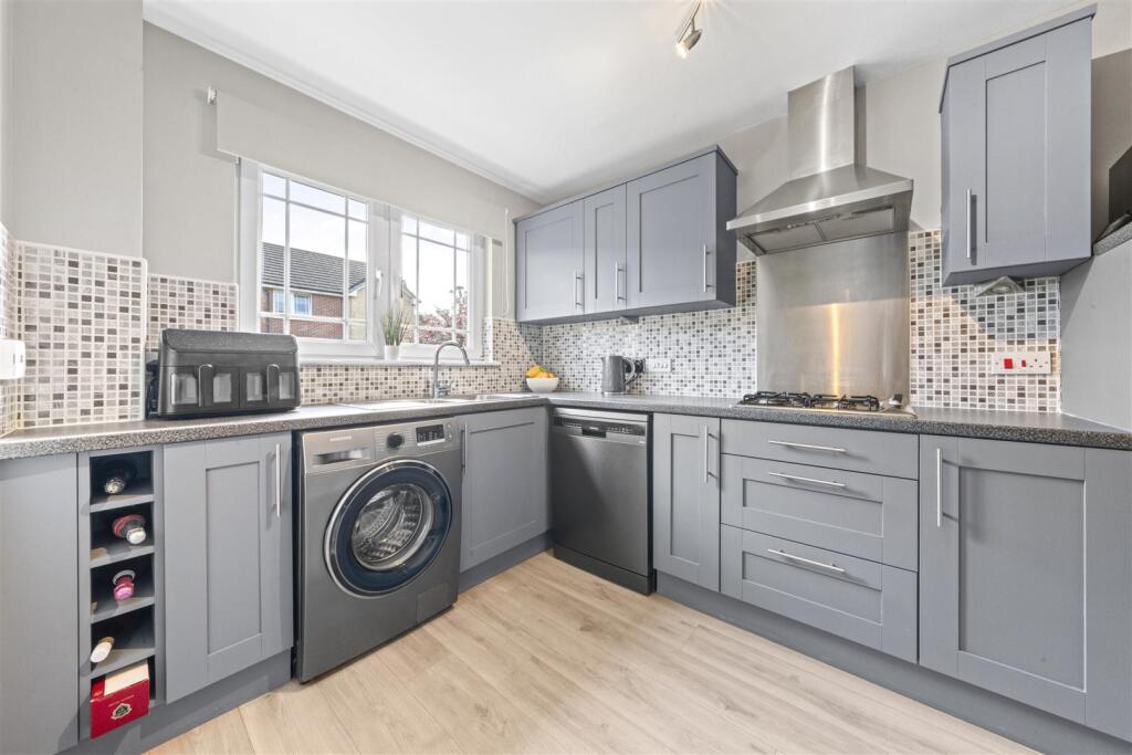 Kitchen_3.jpg
