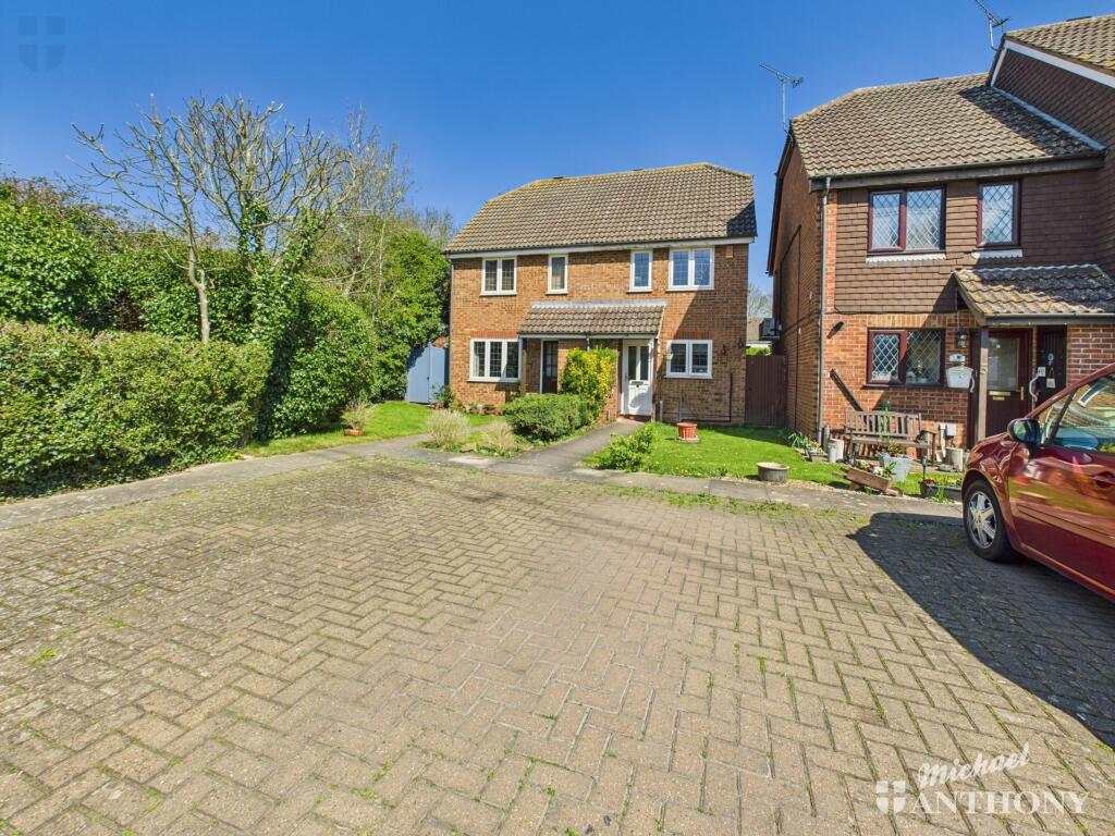 CAM03852G0-PR0242-STILL003