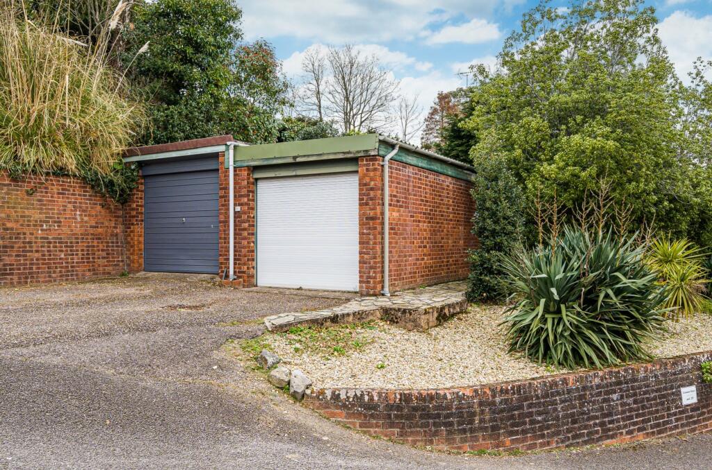 Garage 2