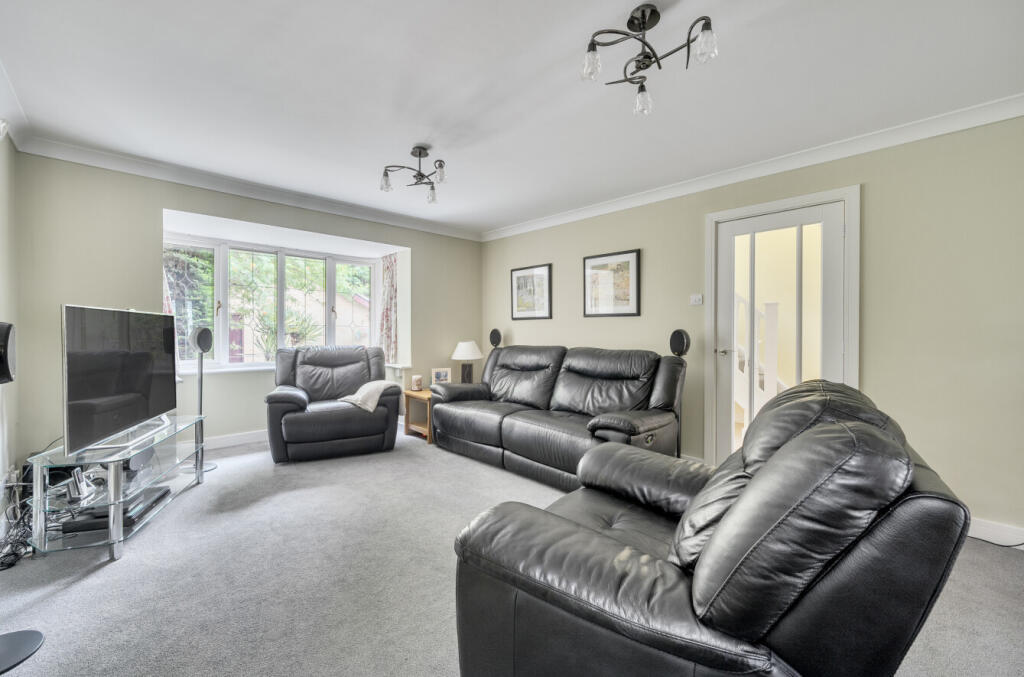 1313205-7-685aa50...