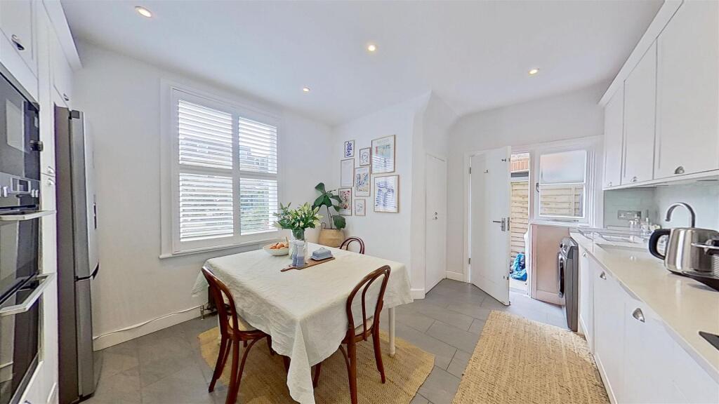 Quinton-Street-Earlsfield-SW18-10022025_220928.jpg