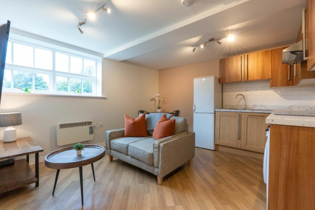 SYF6 - Living Area / Kitchen