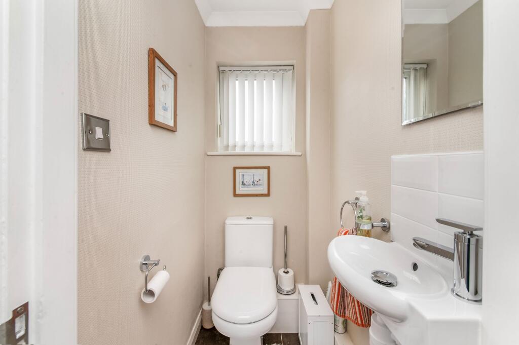 SEPARATE WC
