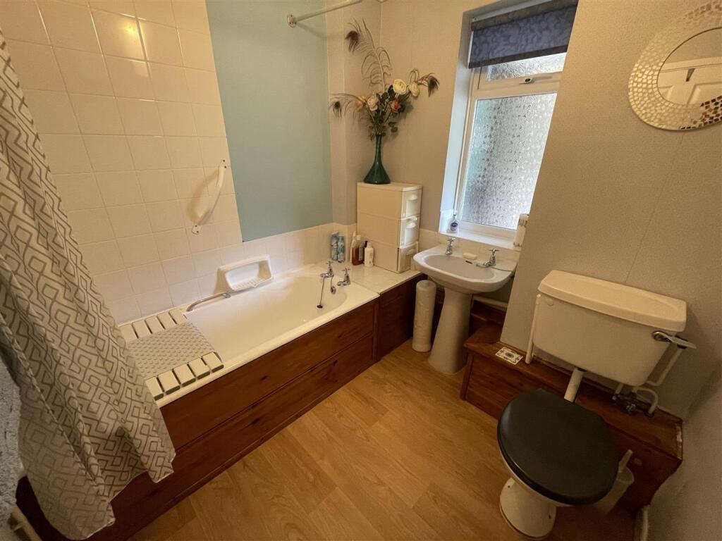 Bathroom.jpeg