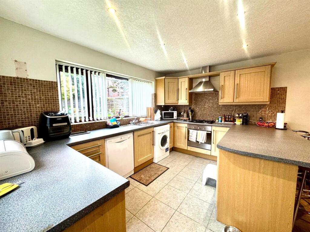 PHOTO-2025-10-10-15-51-59 4.jpg