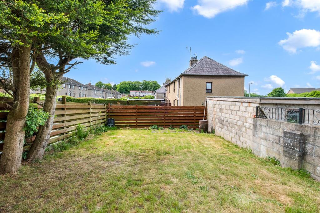 33 Graham Crescent (29).jpg