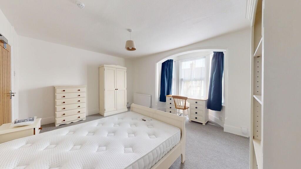 Bedroom - Angle 3