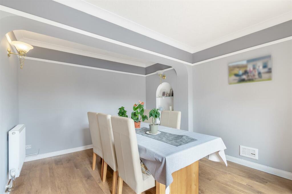 8608373-interior13.jpg