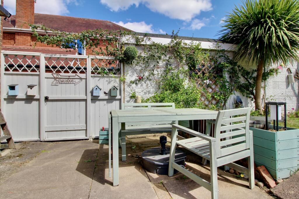 Patio Area - EweMove Hinckley Gus Critchlow