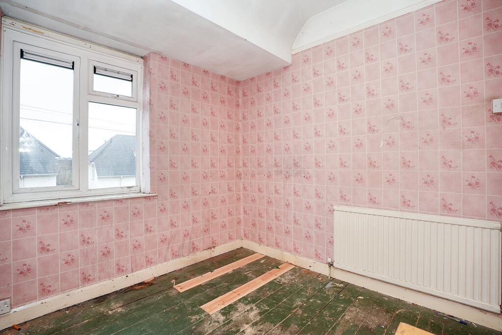 82 Woodlands Road, Chippenham, Wiltshire, SN14 0HG