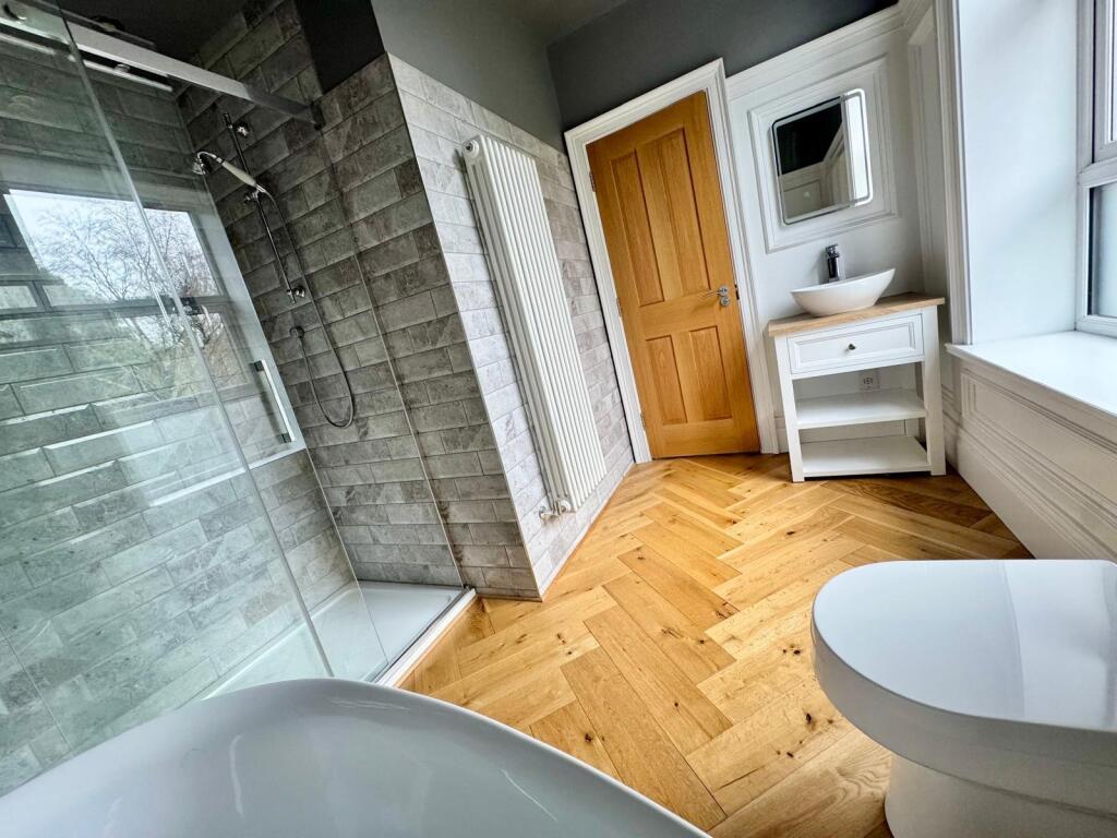 2nd Floor Bathroom