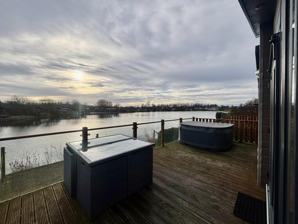 Private Sale - Capenwray 19 South Lakeland Leisure Village, Borwick Ln, Warton, Carnforth LA6 1BH