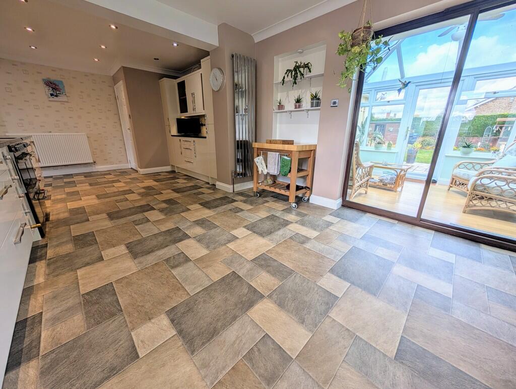 PXL_20251027_1156...