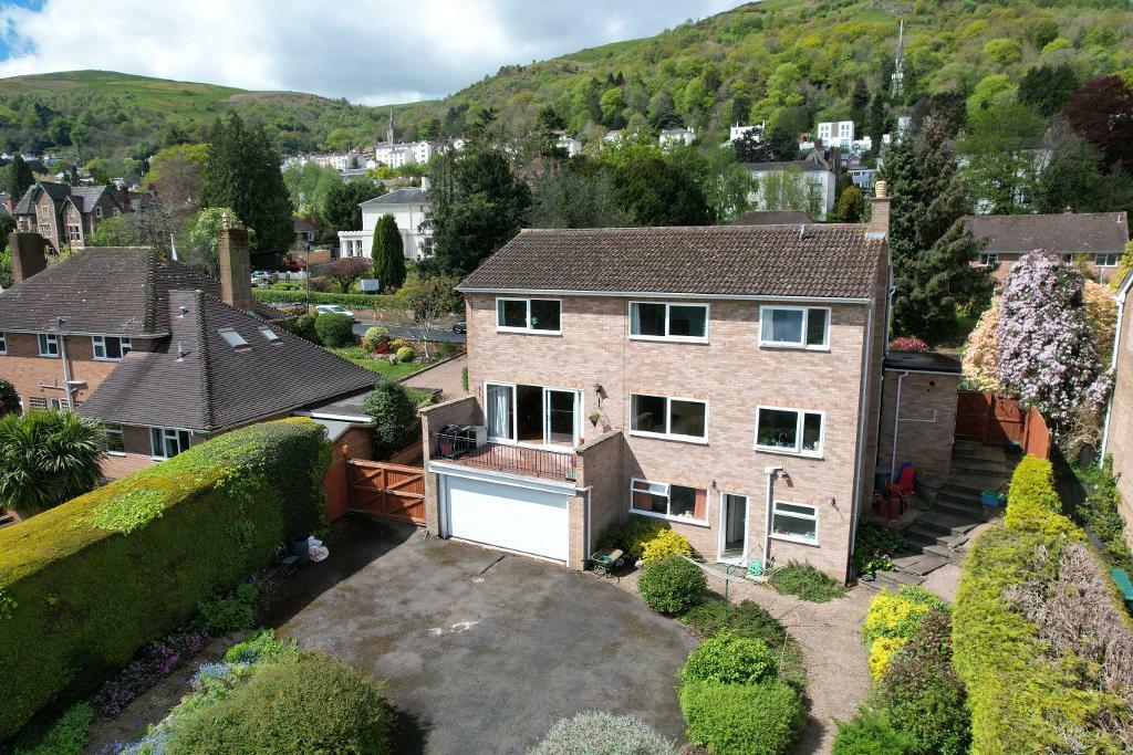Rear of house &amp; side access to garden