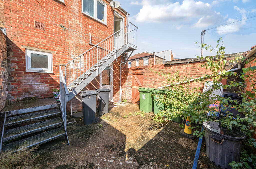 1348581-15-68b974...