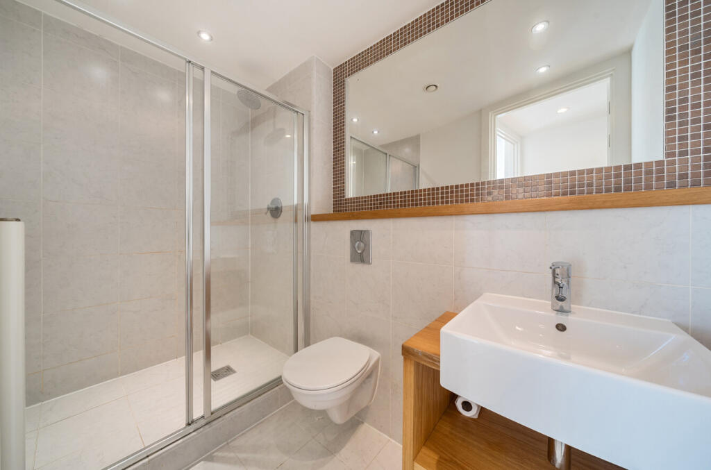 1393745-6-695bbfa...