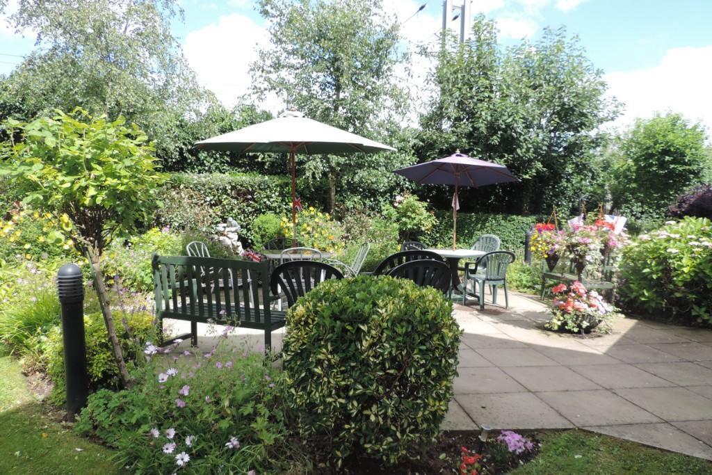 Potters Court (Gardens).jpg