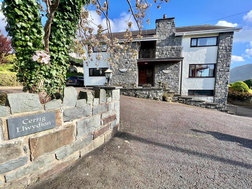 PHOTO-2024-04-19-19-38-59 (18).jpg