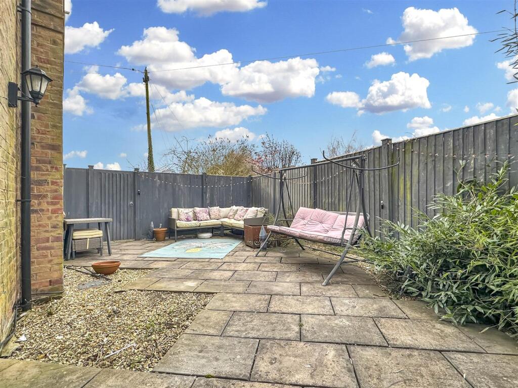 Paved Outdoor Seating Area 061