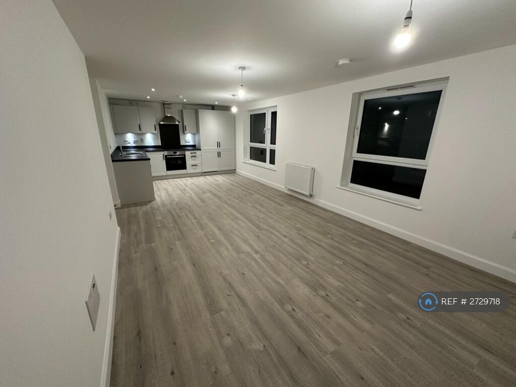 Lounge Kitchen / Dining Area