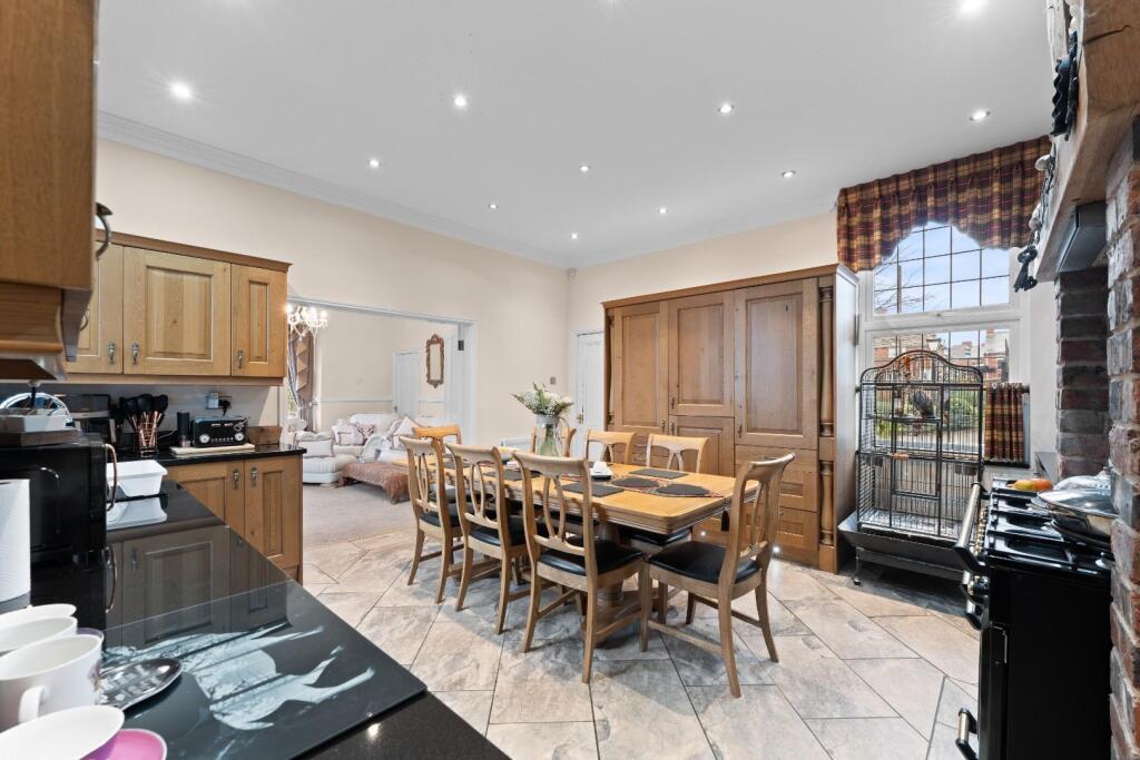 KITCHEN DINER 02.jpg