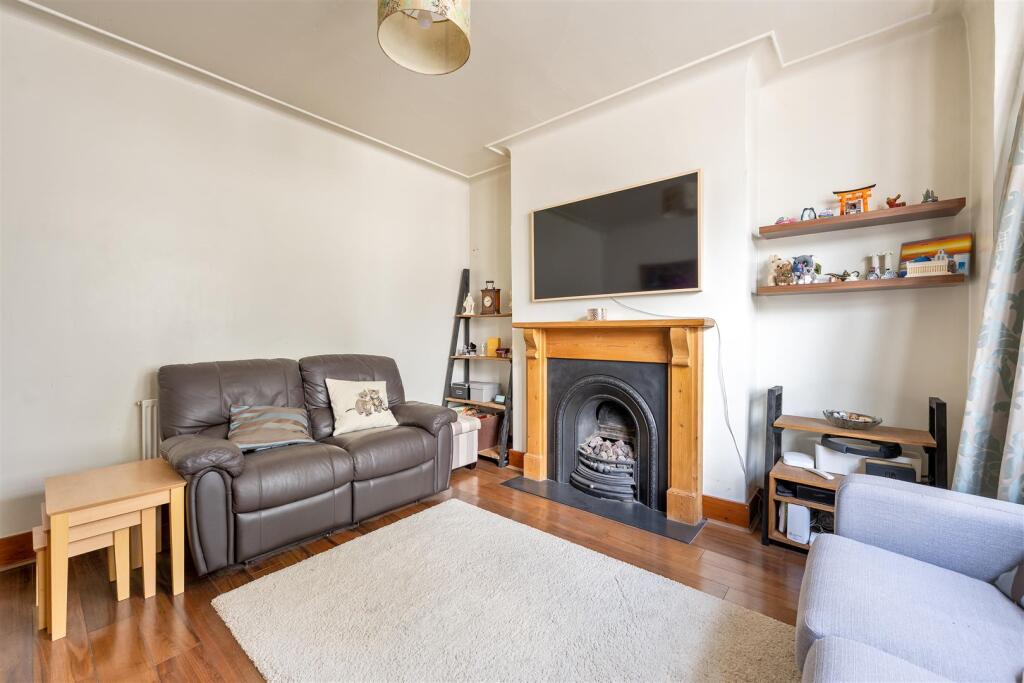 Wadham Avenue, E17