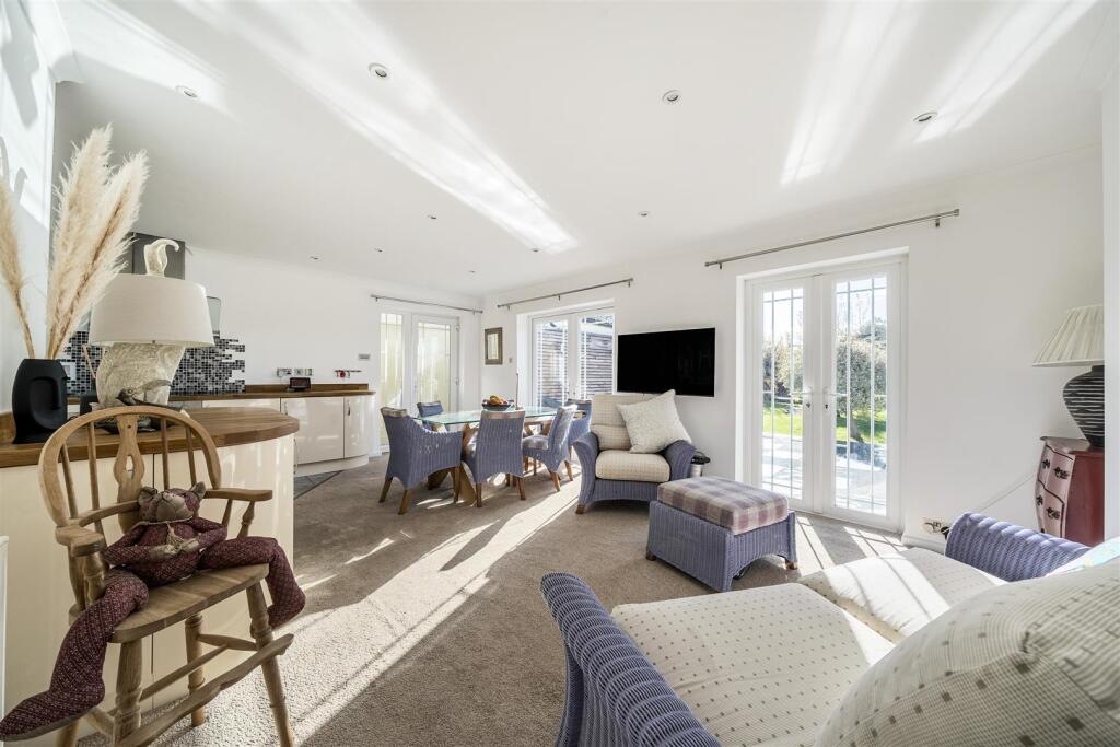 Kitchen/diner/family room