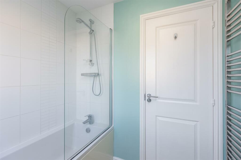 Fletton_Road_83_Bathroom-2[1].jpg