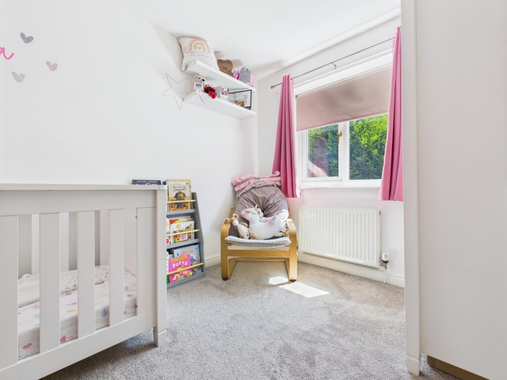 CAM03729G0-PR0090-STILL028