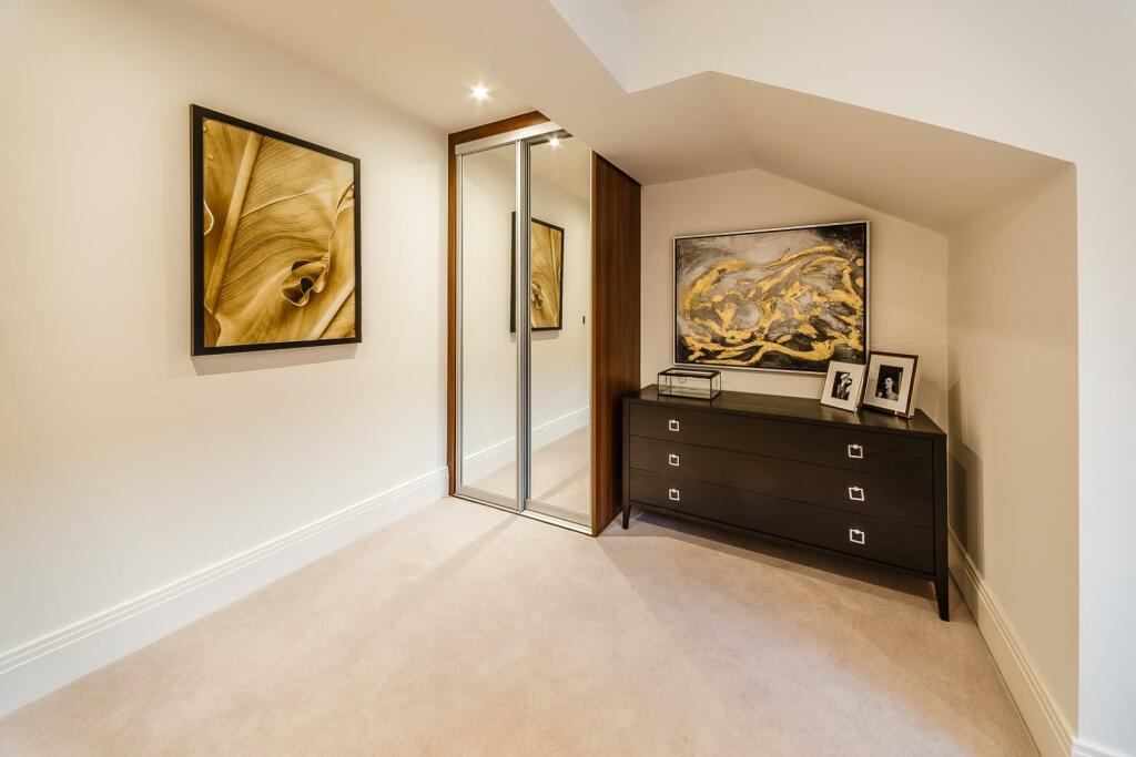 8317875-interior05.jpg