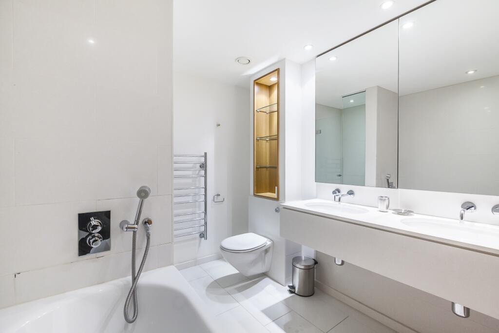 Principal En Suit...