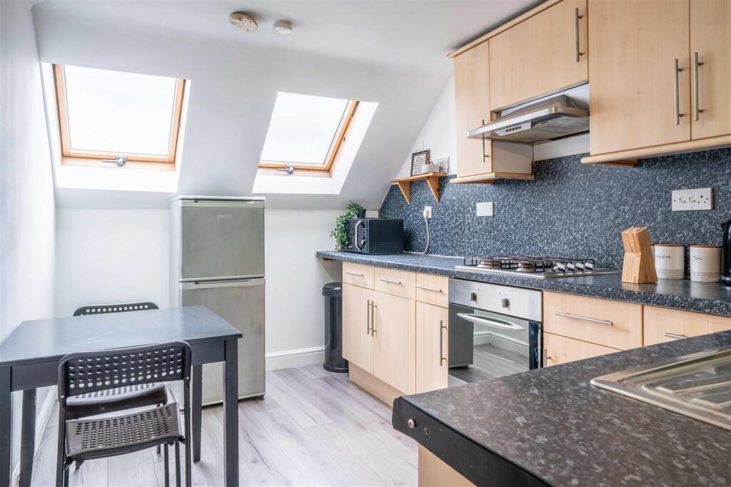 Kitchen/Dining area