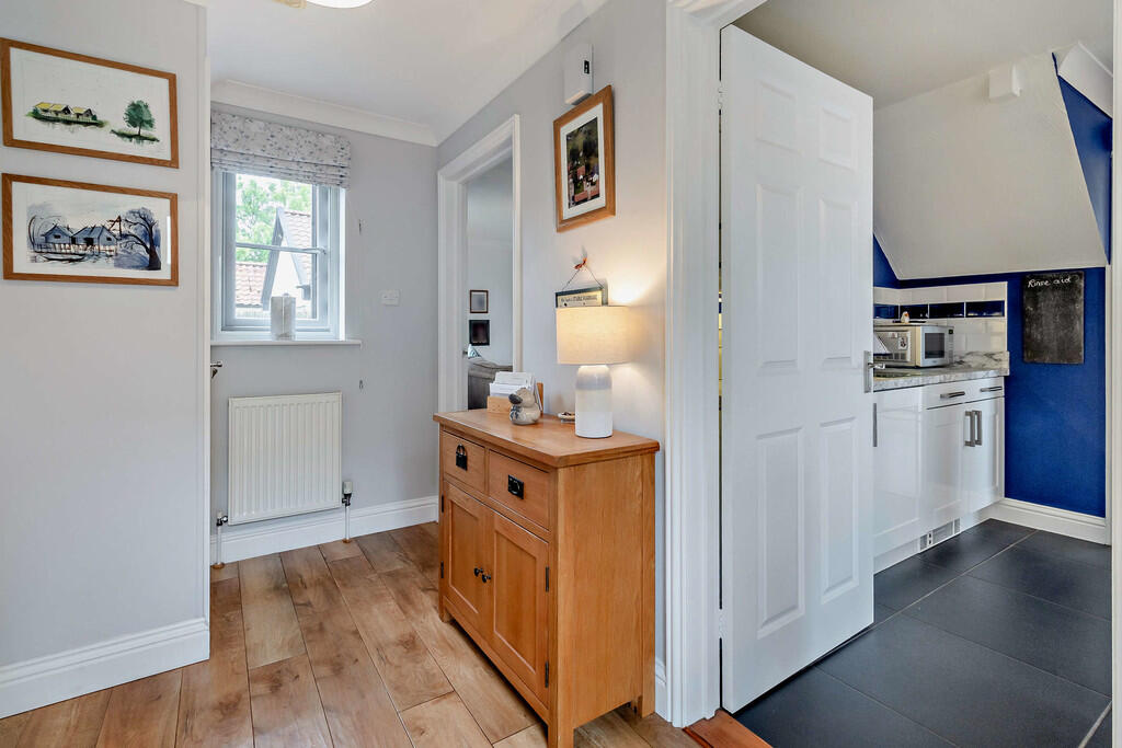 8657340-interior0...