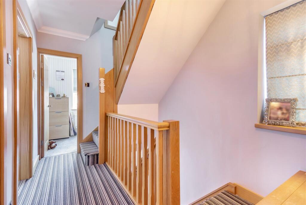 8666143-interior29.jpg