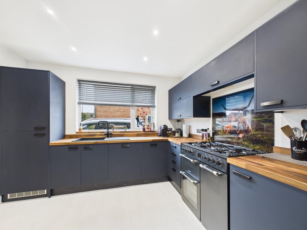 CAM01835G0-PR0322...