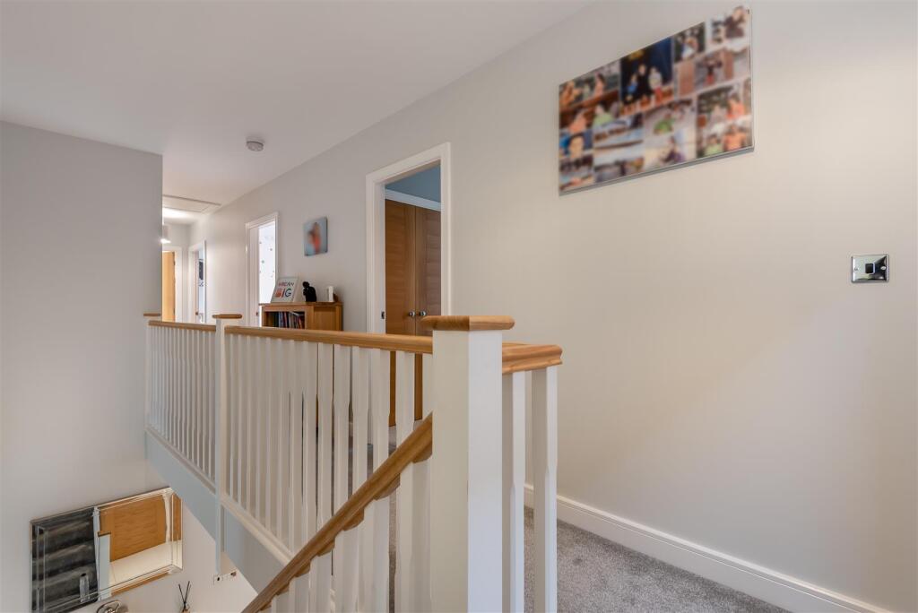 8633638-interior14.jpg