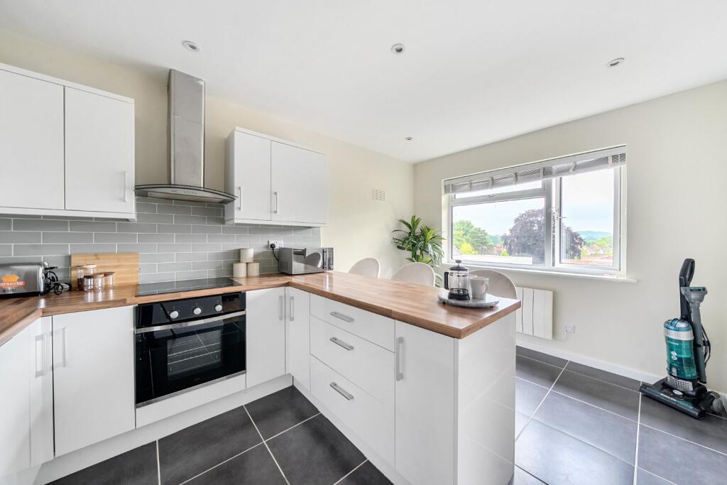 Hare Lane, Claygate, KT10